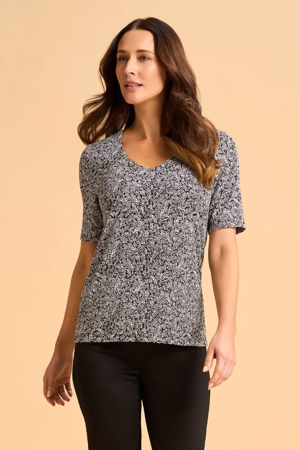 1/2 Sleeve V-Neck Tee - Stroke Print