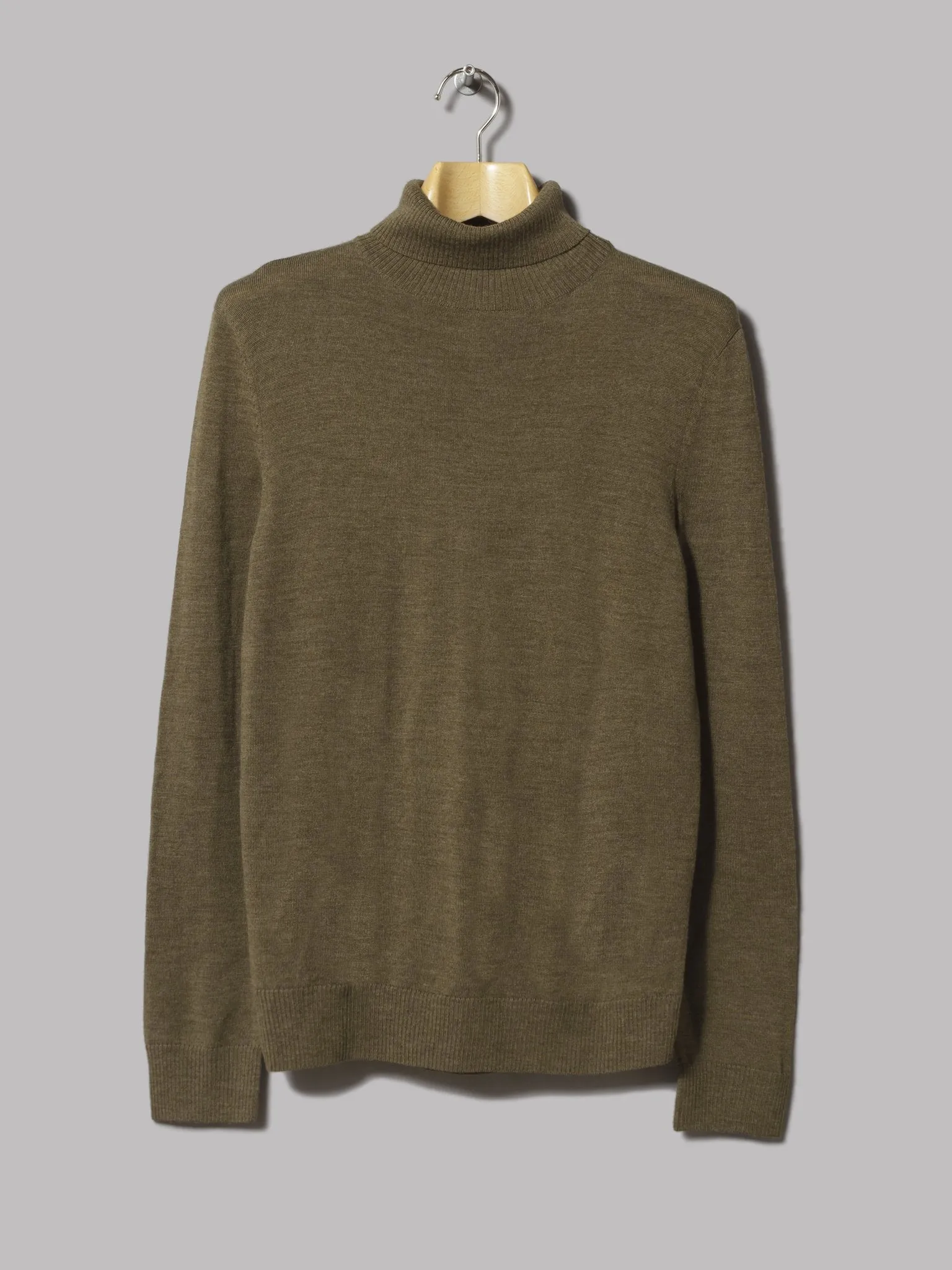 A.P.C. Pull Marcelino (Kaki Chin)