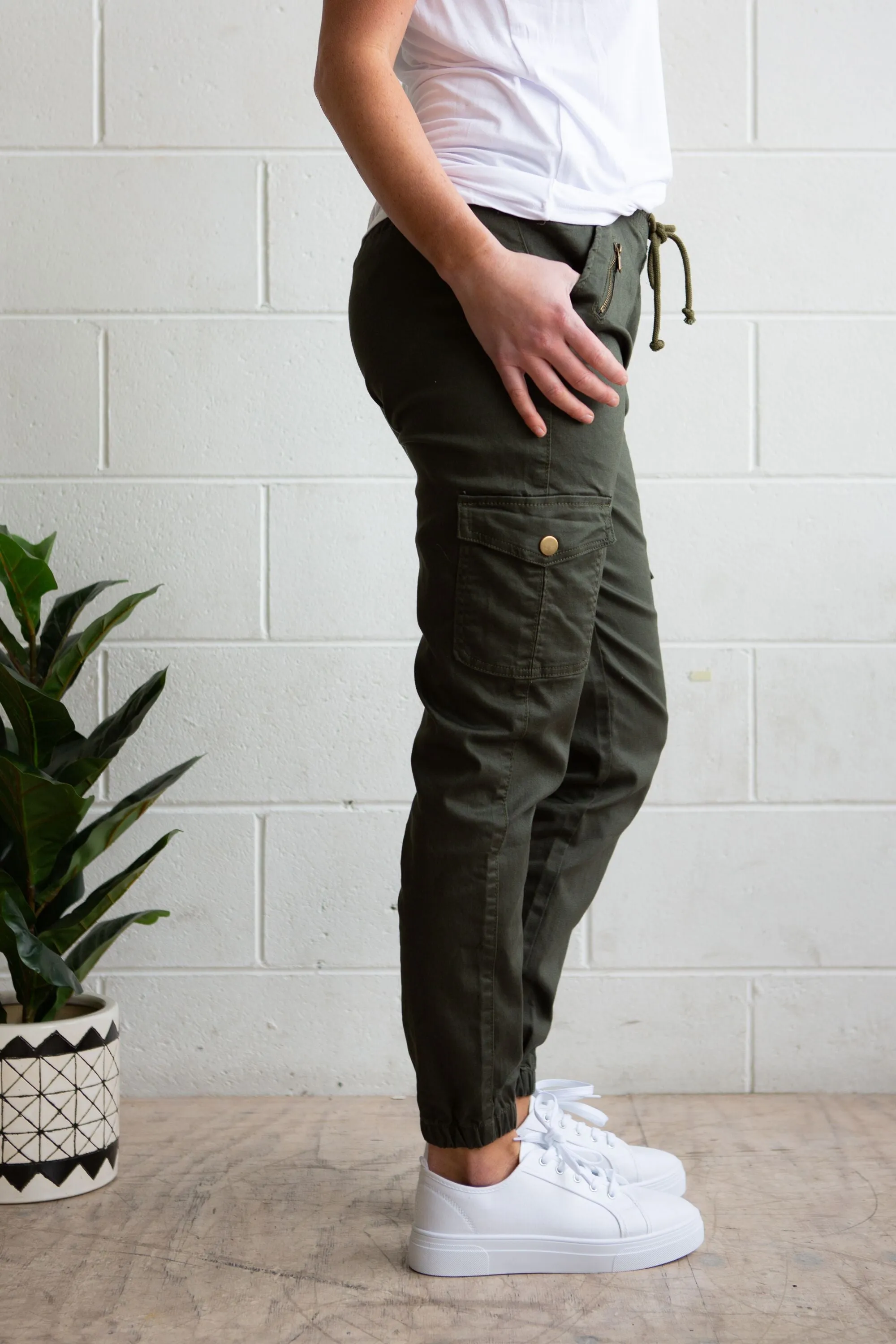 Florence Denim Joggers in Khaki