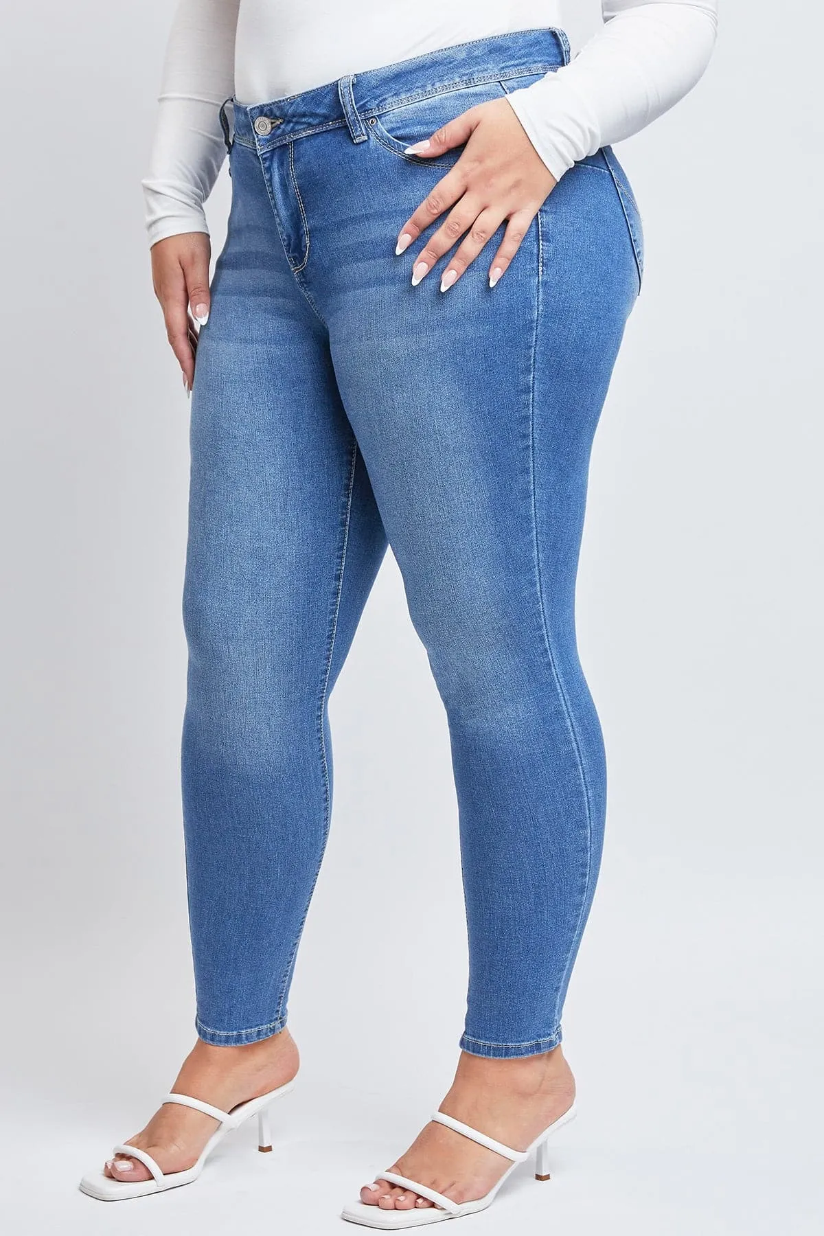 Plus Size Women's Sustainable WannaBettaButt Skinny Jeans