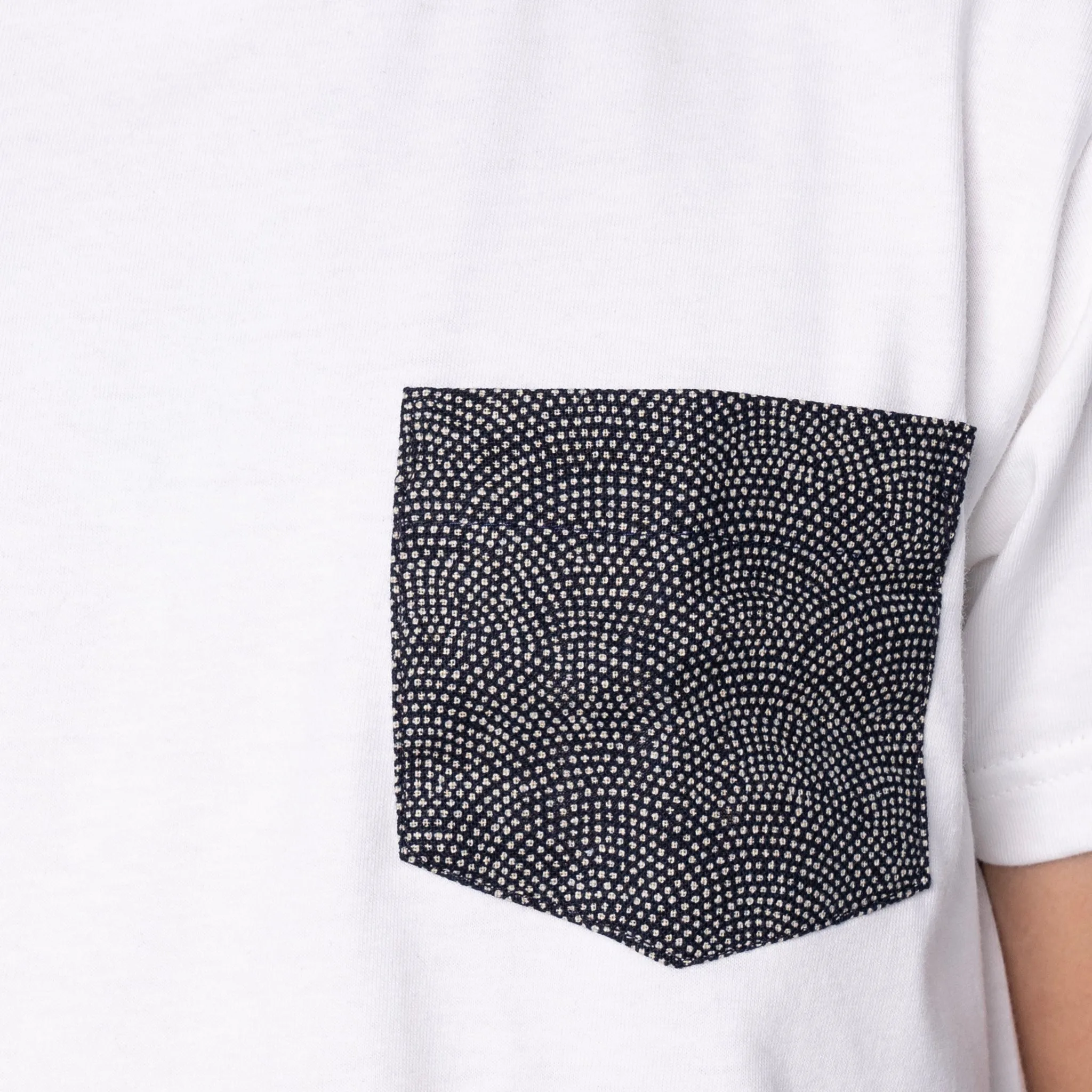 Pocket tee - White   Kimono Print - Scales